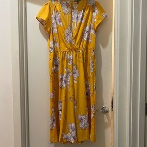 Like-new yellow floral print wide leg jump suit with POCKETS